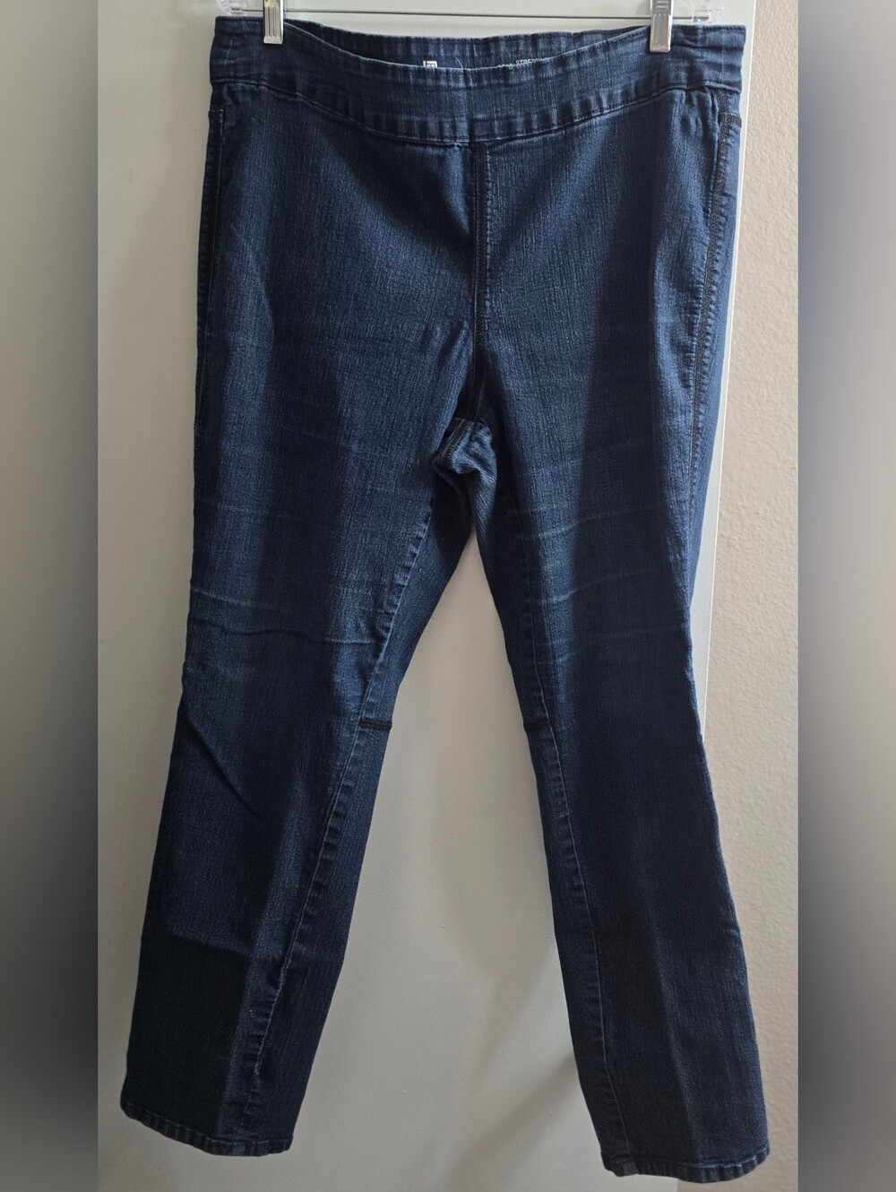 S99 Liz Claiborne Straight Leg Jeans in Dark Blue